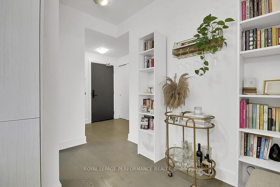 255 Bay Street Unit 1602 photo 7