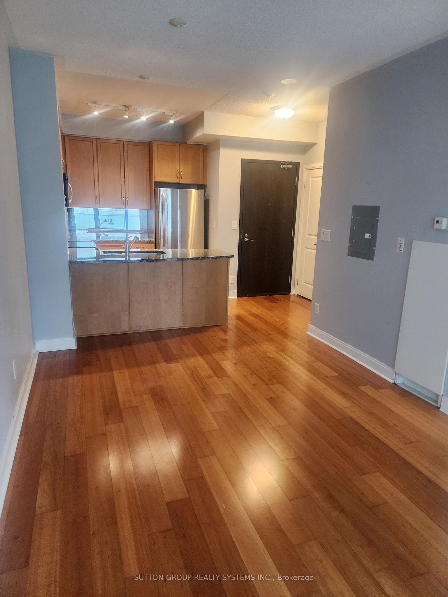 18 Yorkville Avenue Unit 1403 photo 2