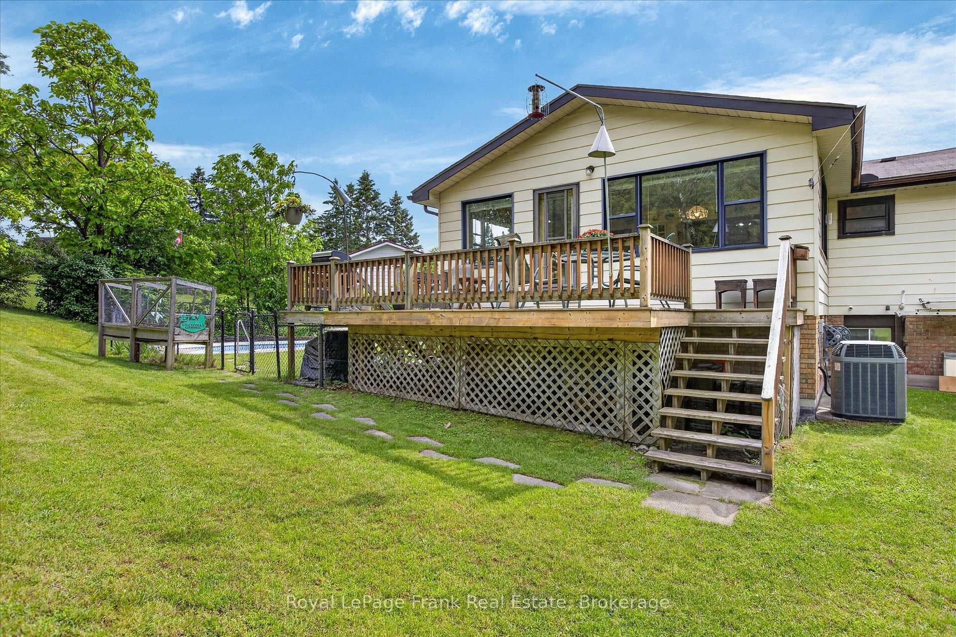 18 Redwood Court photo 30