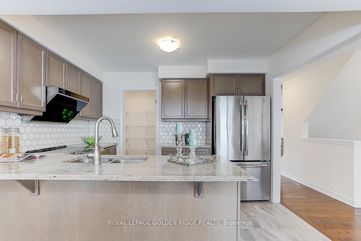 2615 Toffee Street photo 10