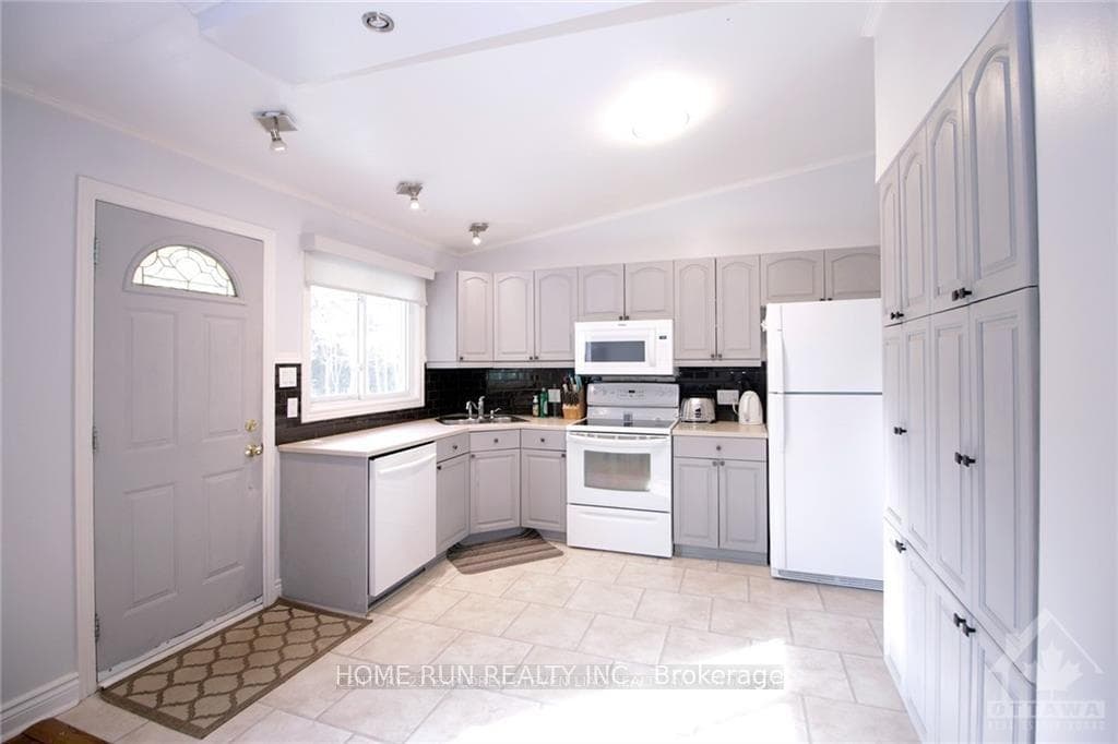 74 SEABROOKE Drive photo 6