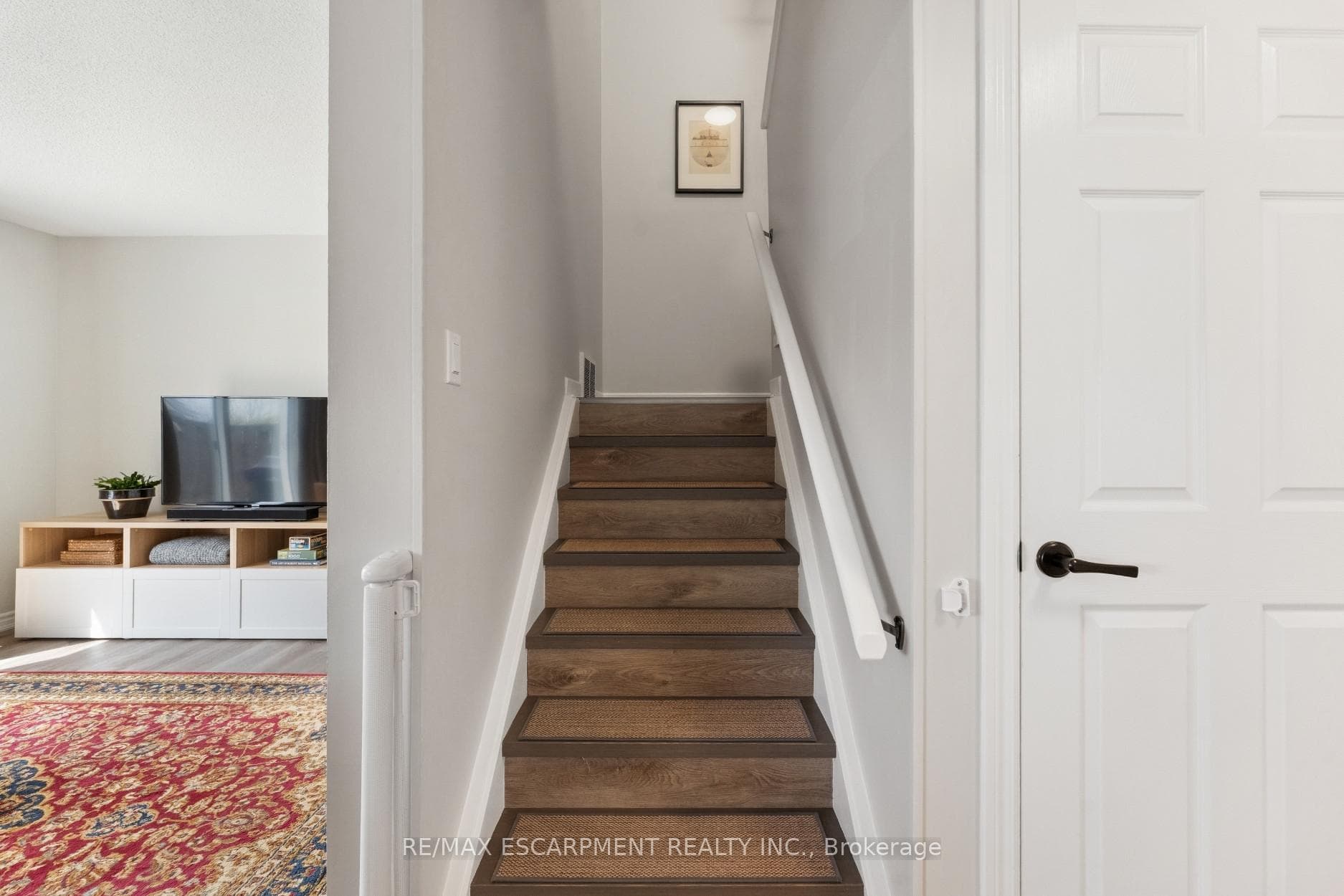 201 Queen Victoria Drive Unit 121 photo 15