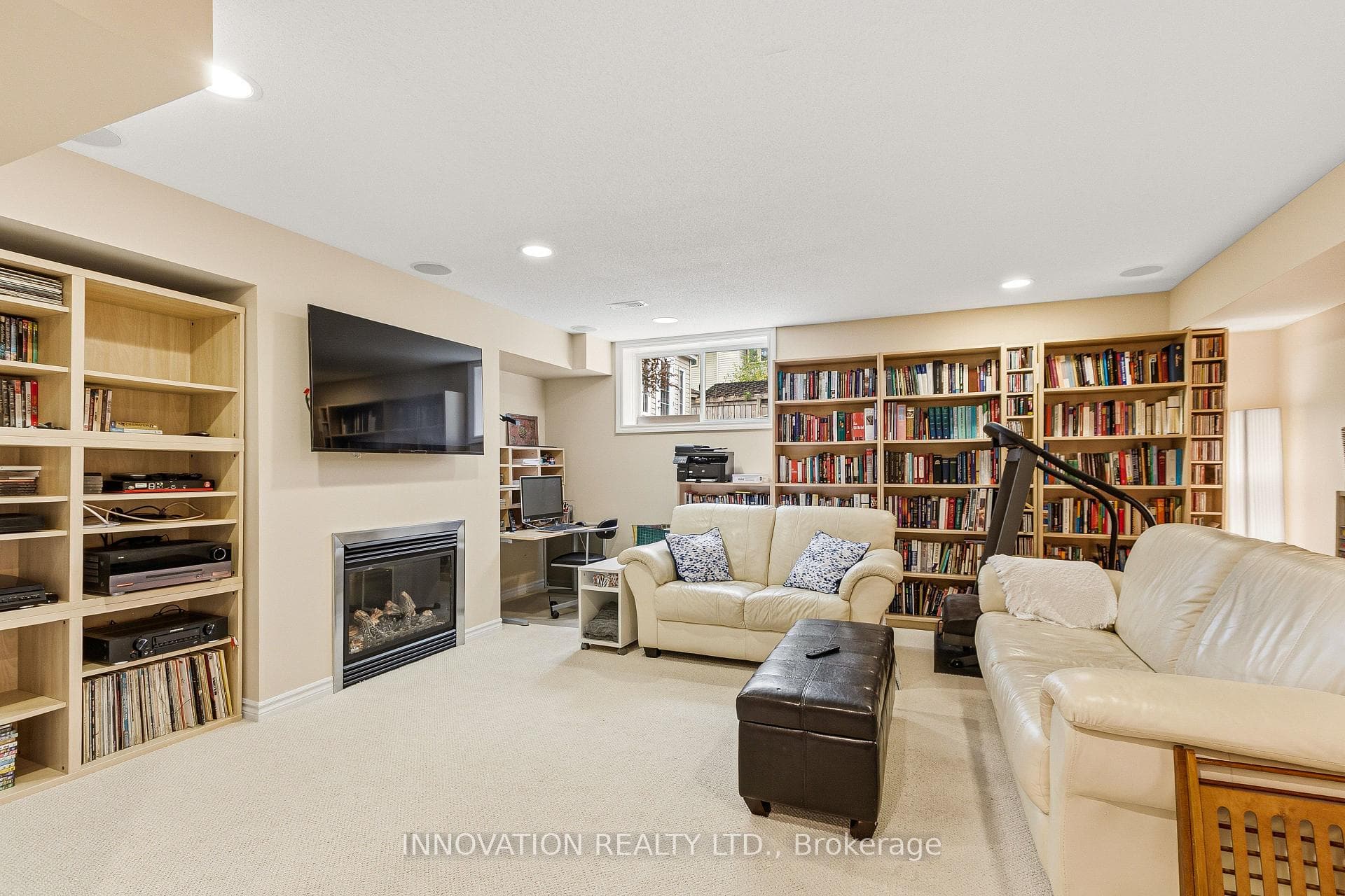 372 Kingbrook Drive photo 27