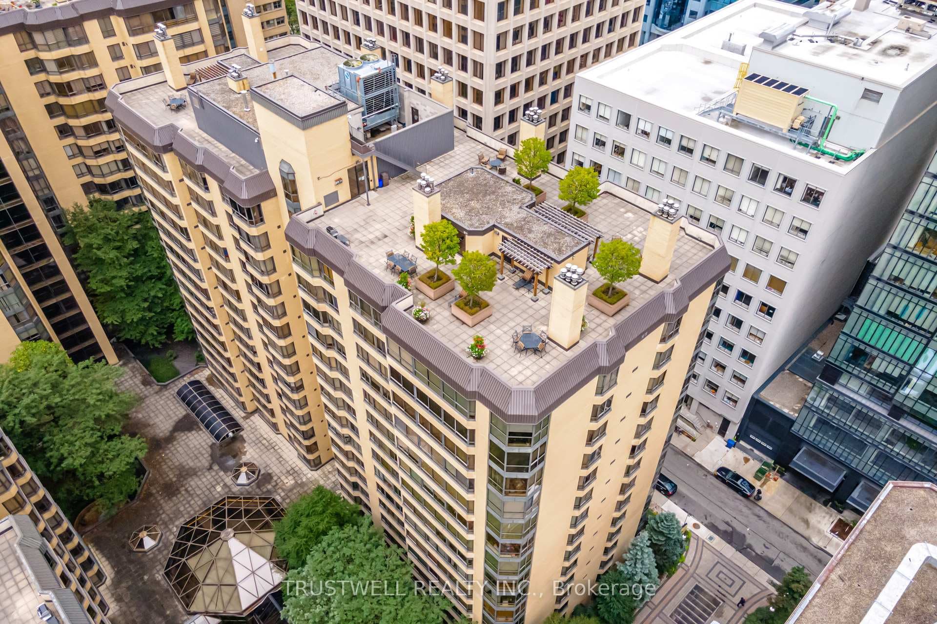 280 Simcoe Street Unit 1102 photo 39