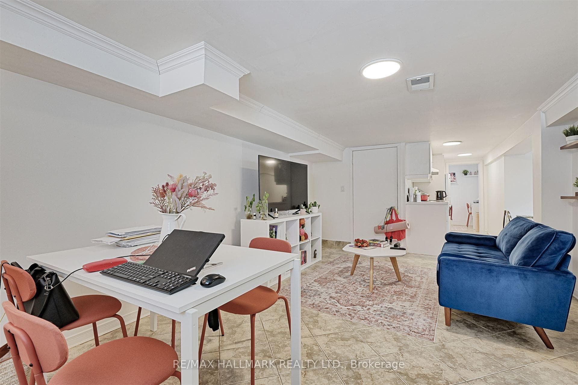 471 Gilbert Avenue photo 31
