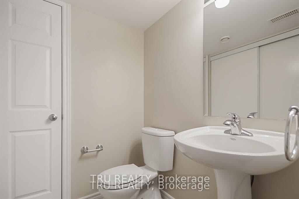 122 Lindenshade Drive Unit 19 photo 28