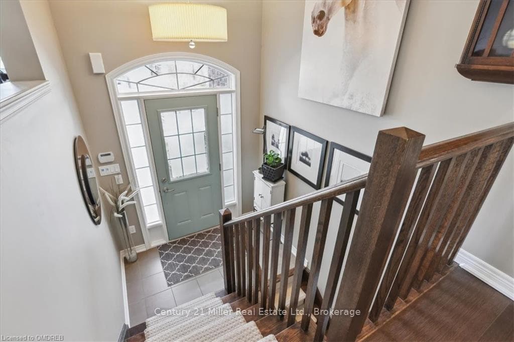 546 DYNES Road photo 5
