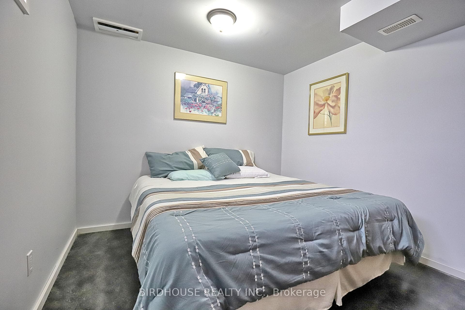 21 ELLIS Crescent photo 25