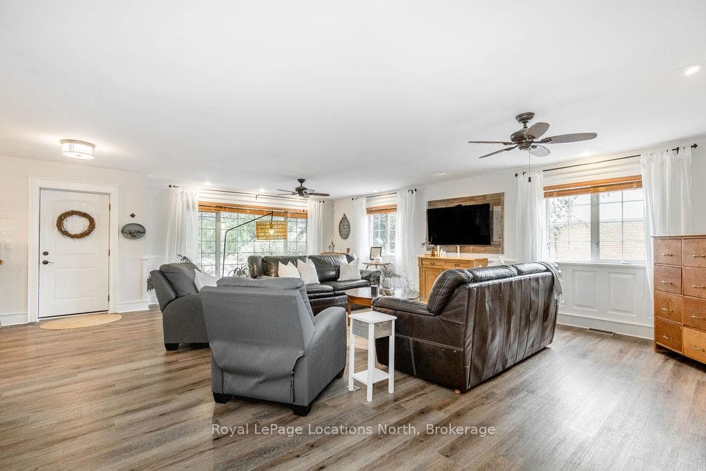 221 JANE Street photo 17