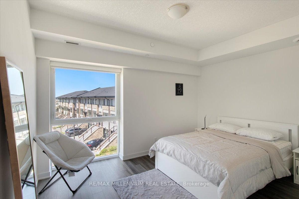 16 Markle Crescent Unit 316 photo 22