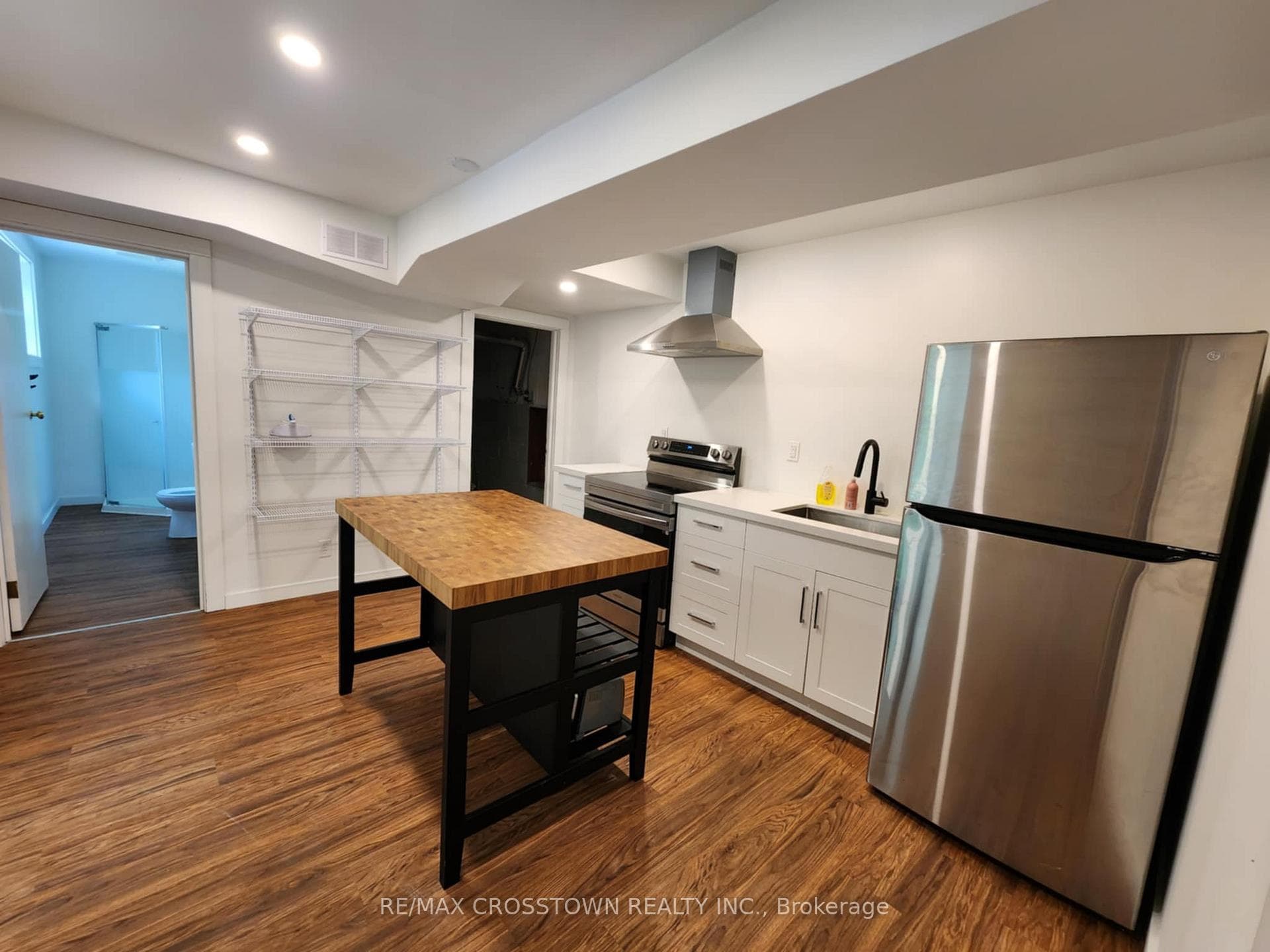 154 Simcoe Street Unit BSMT photo 6