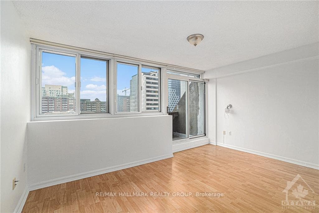 500 LAURIER Avenue Unit 903 photo 16