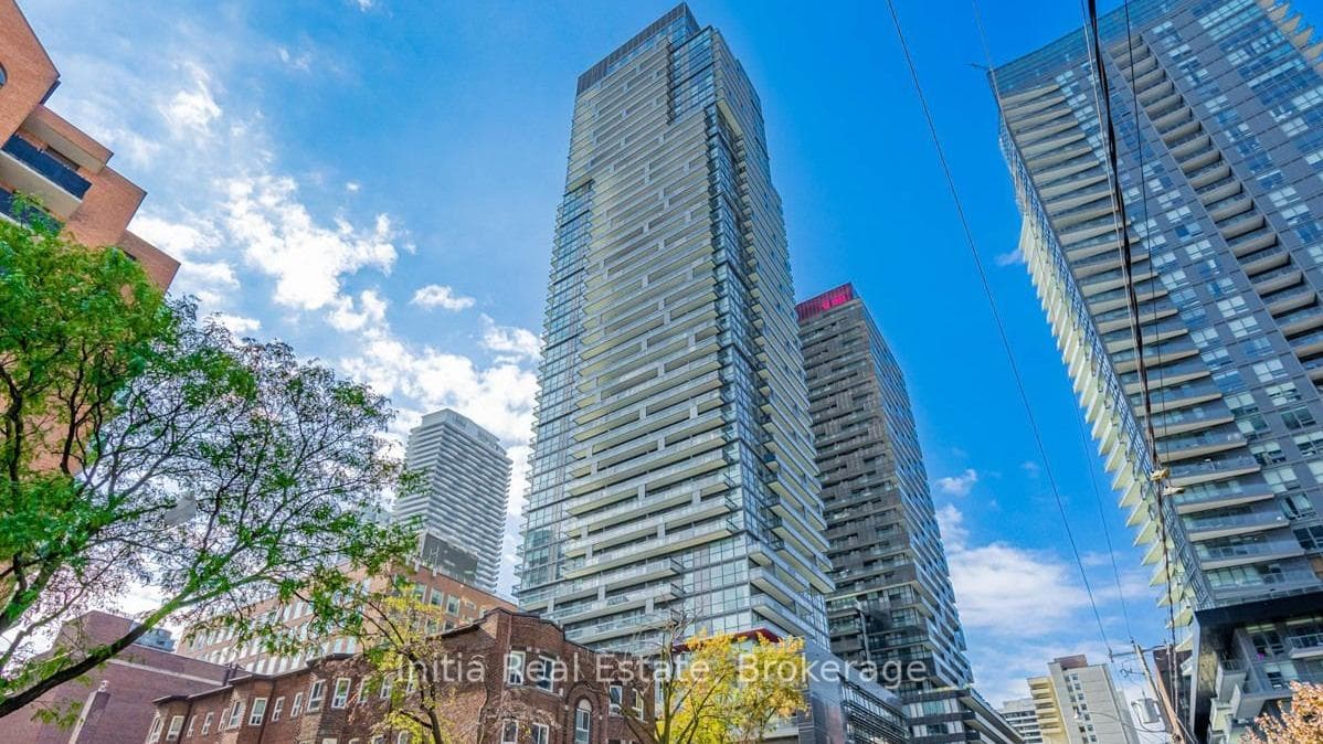39 Roehampton Avenue Unit 802 photo 1
