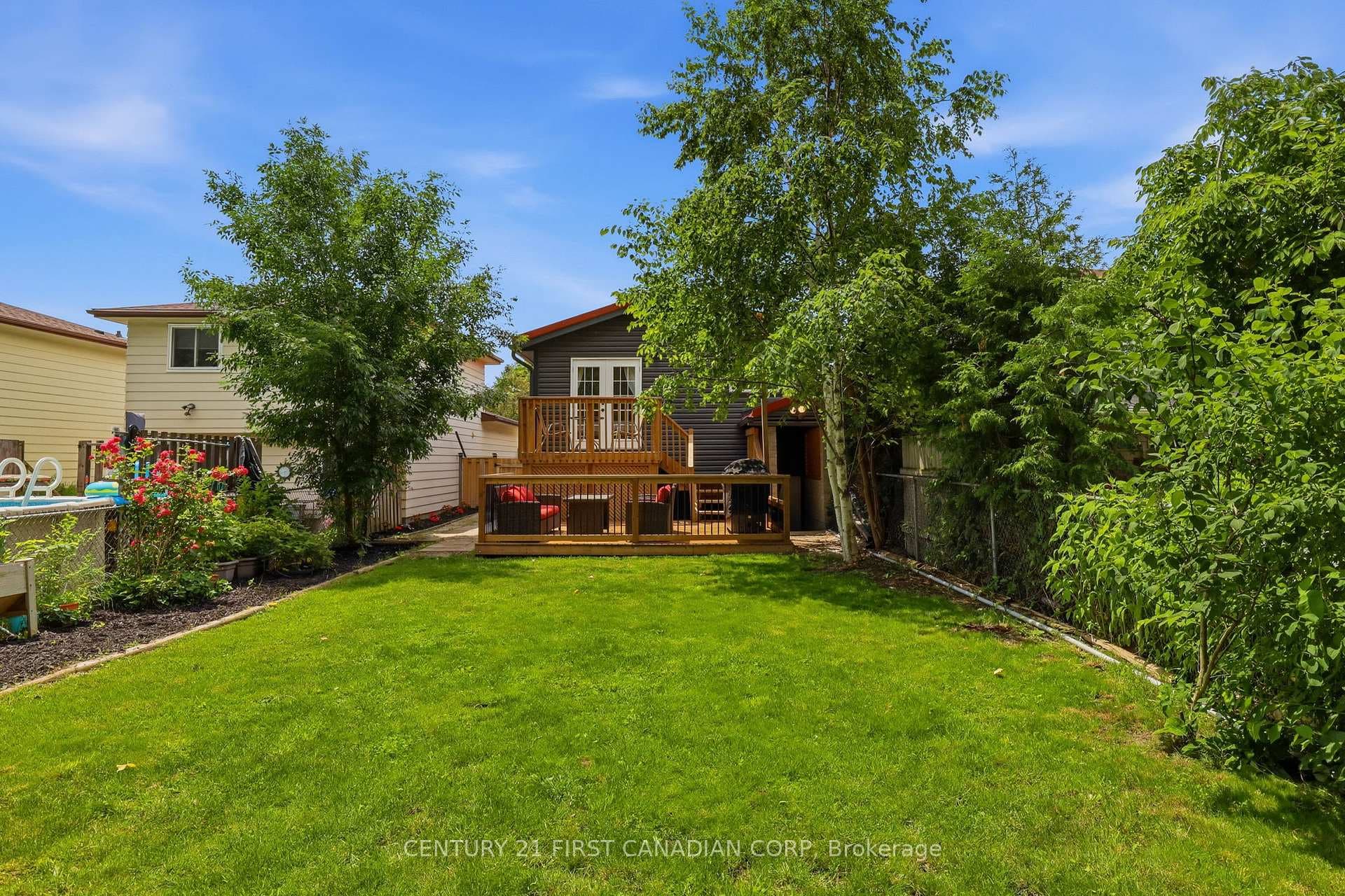 557 Ferndale Court photo 40