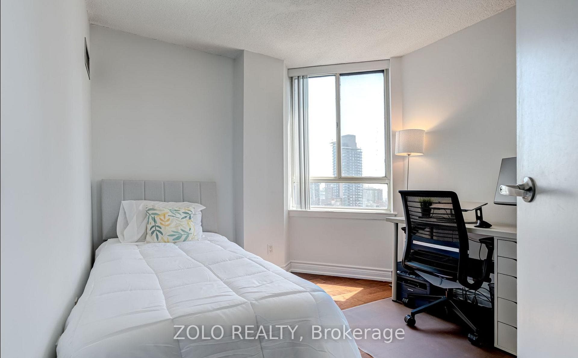 633 Bay Street Unit 2507 photo 19