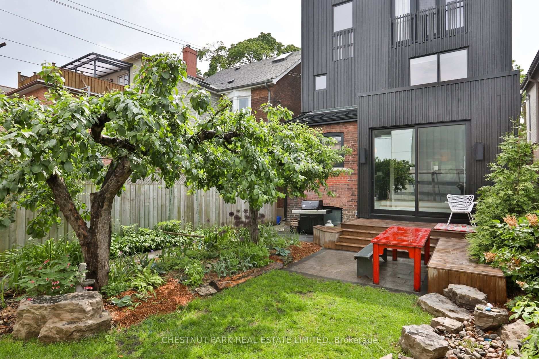 329 Crawford Street photo 39