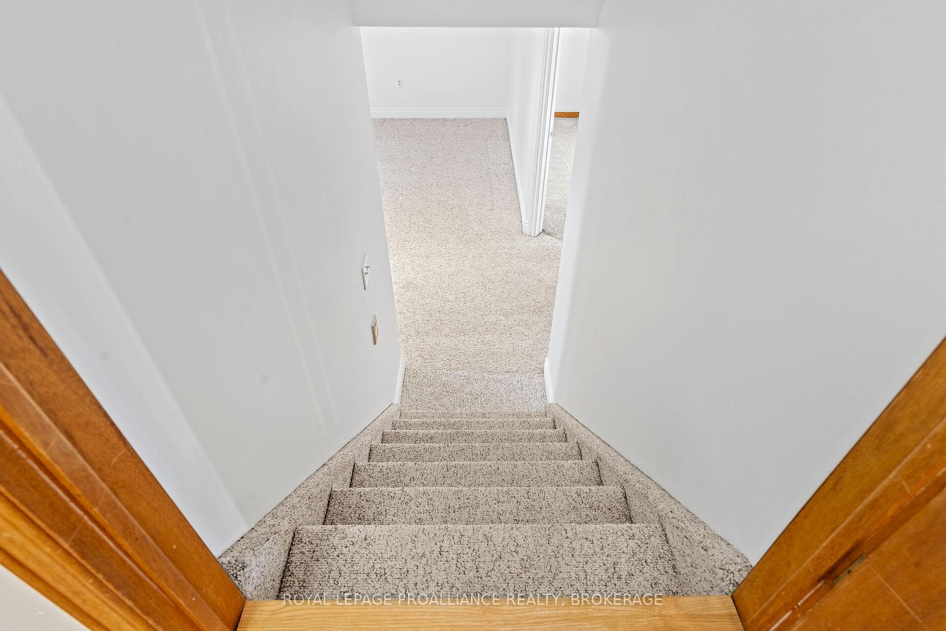 897 Lancaster Drive photo 34