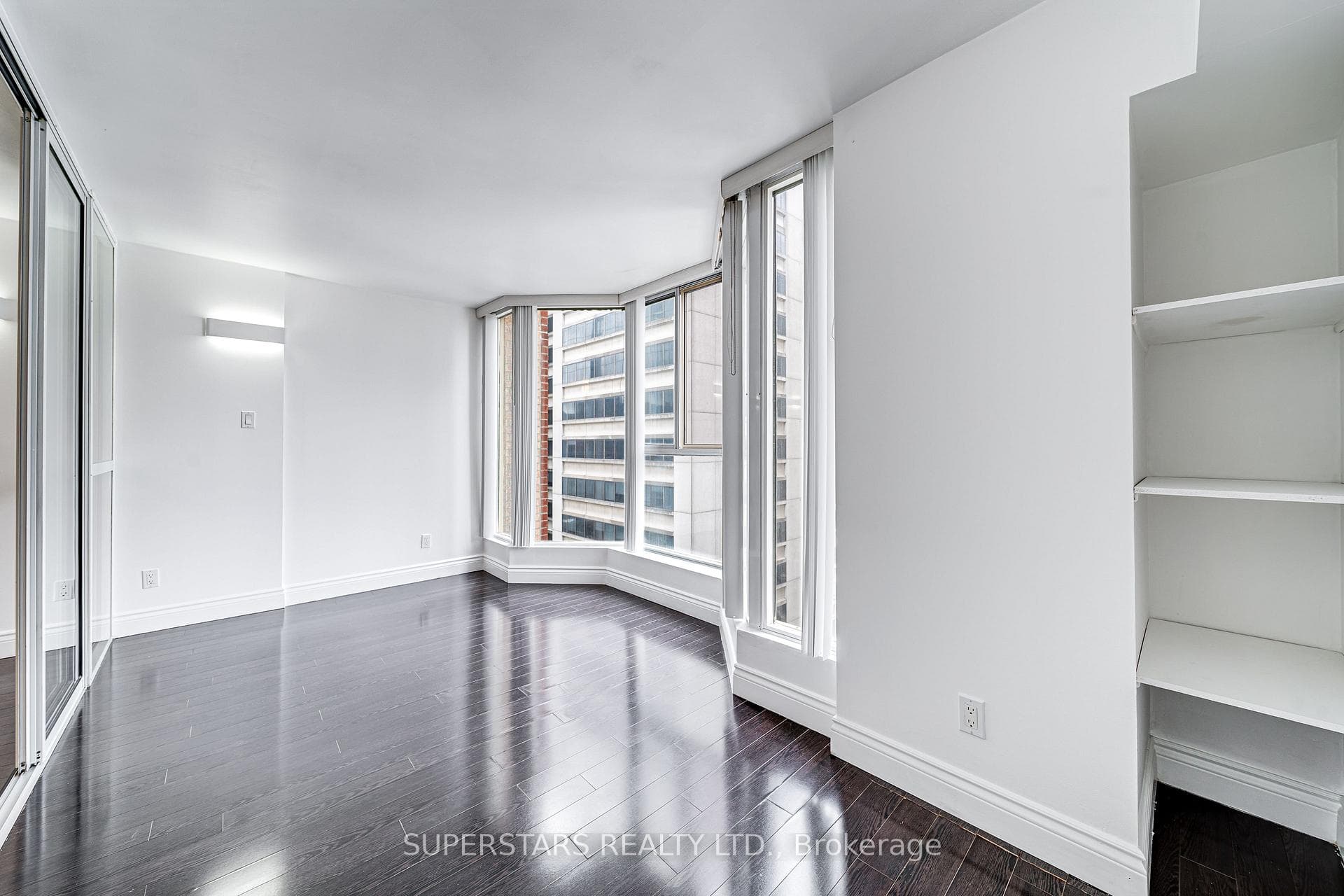 55 Centre Avenue Unit 2104 photo 9