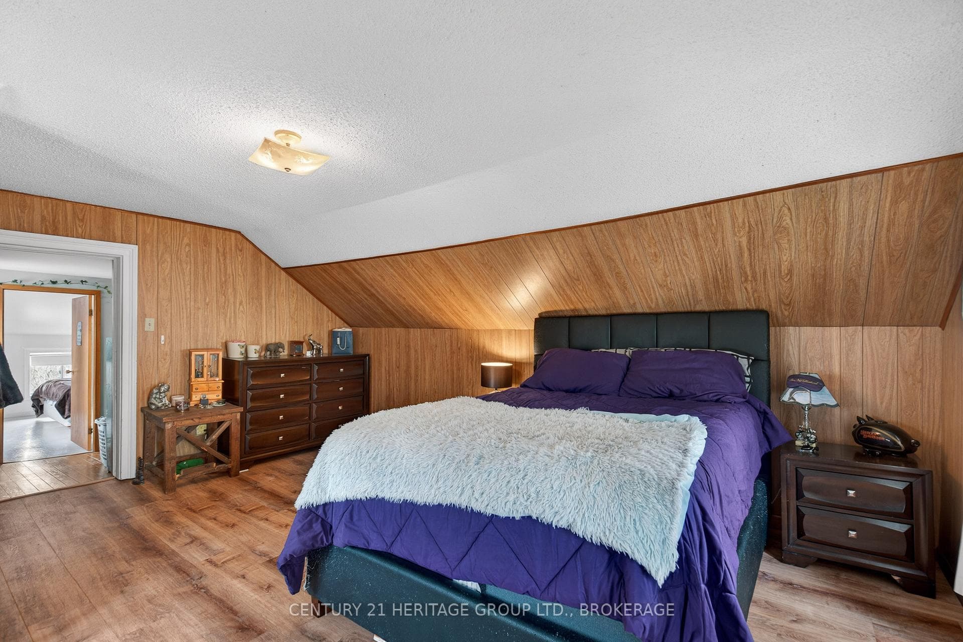 4 Gilbert Street photo 43