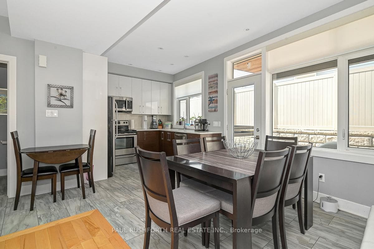 Dining Roo