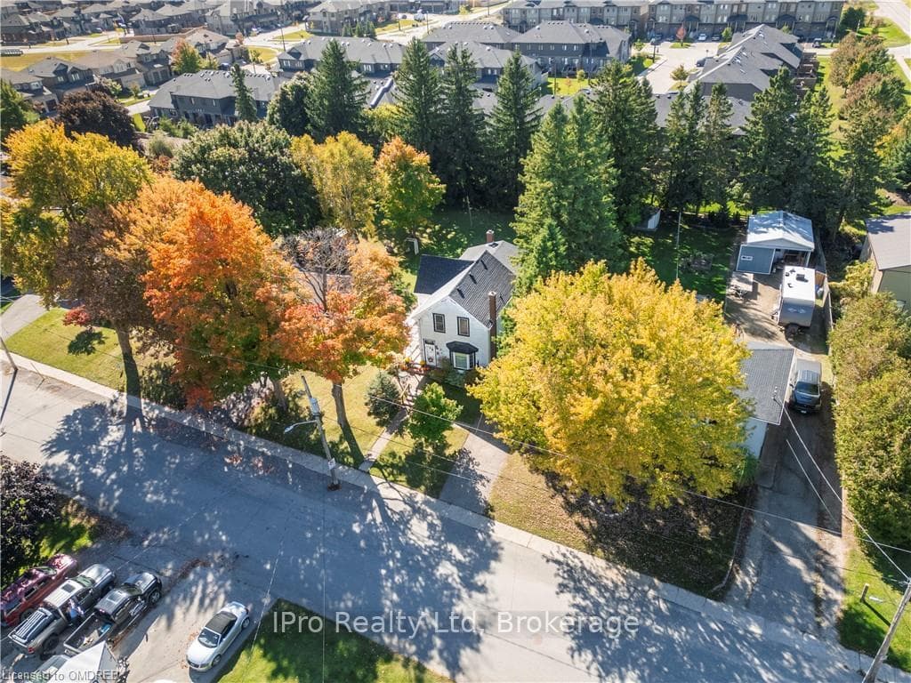 16 LEESON ST S Street photo 40