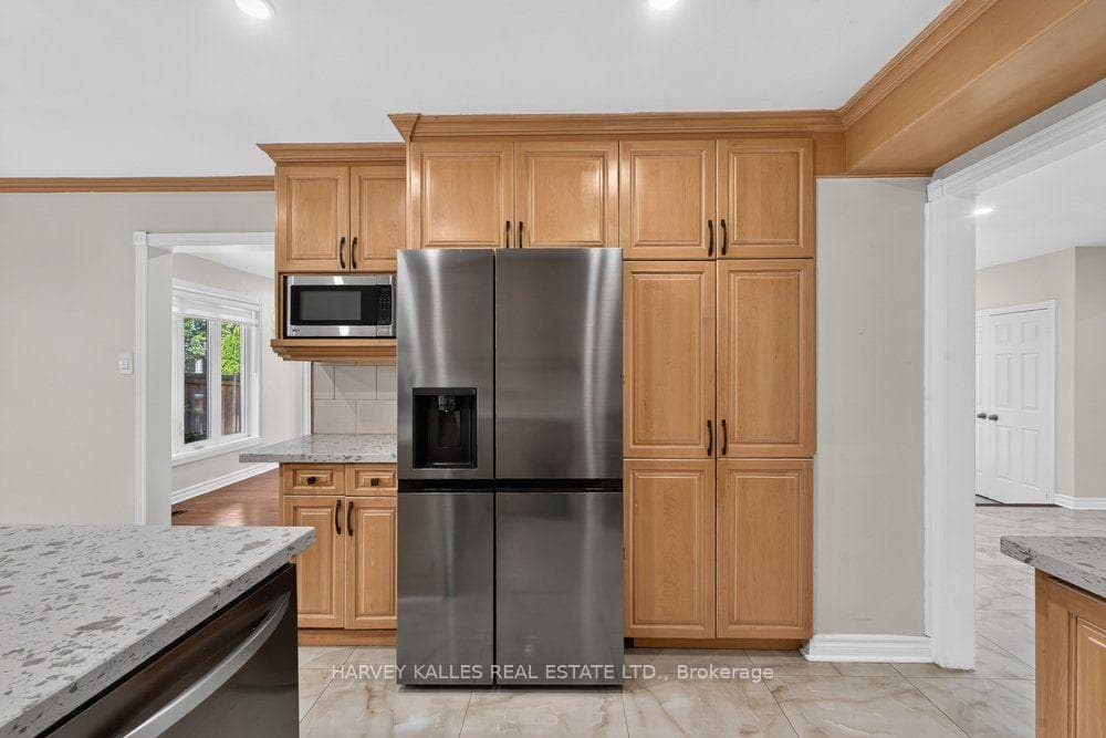 898 Stonehaven Avenue photo 11