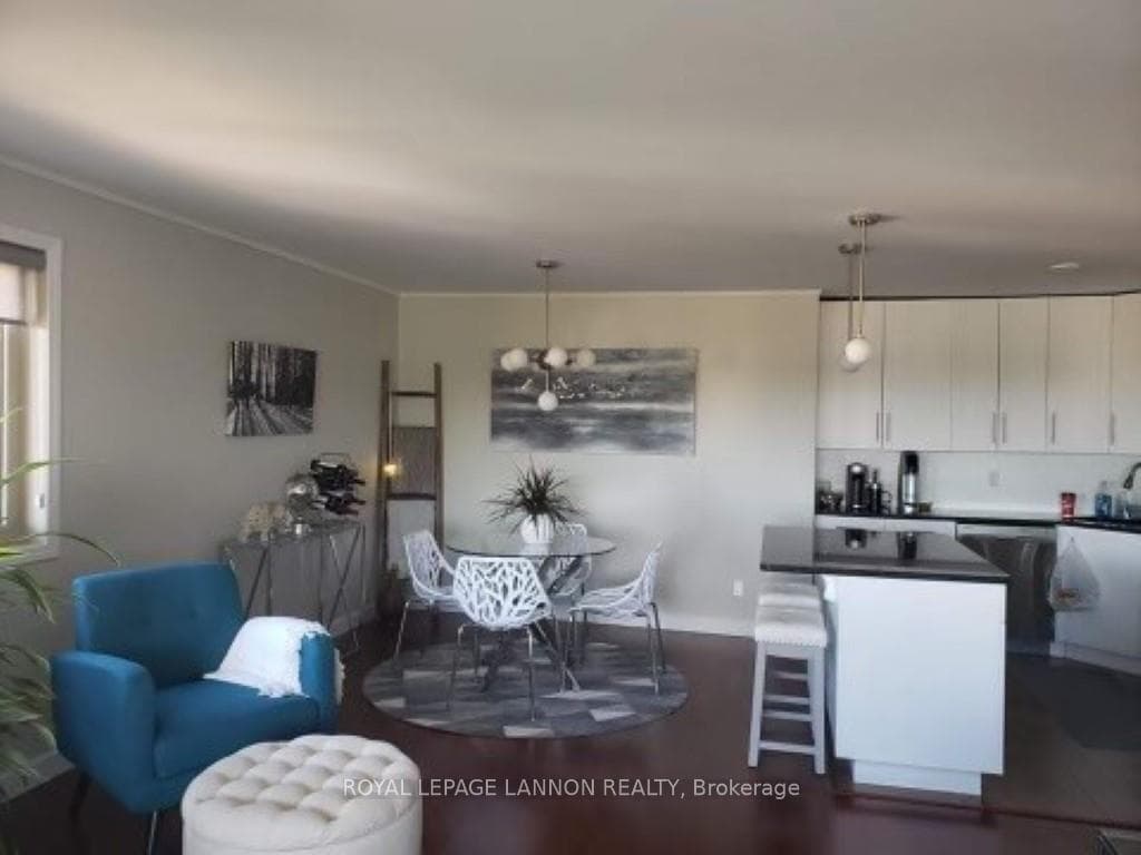 375 Adelaide Street Unit 405 photo 5