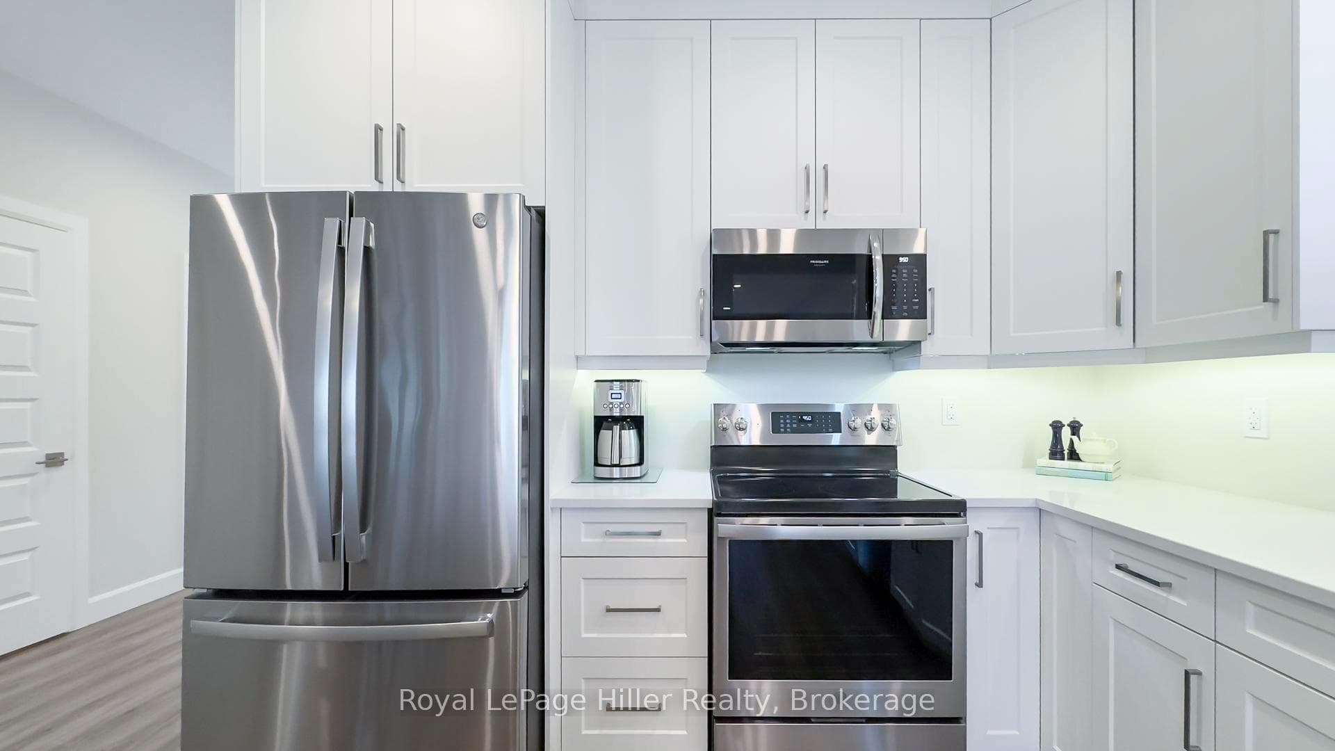 24 Upper Thames Lane Unit 3 photo 18