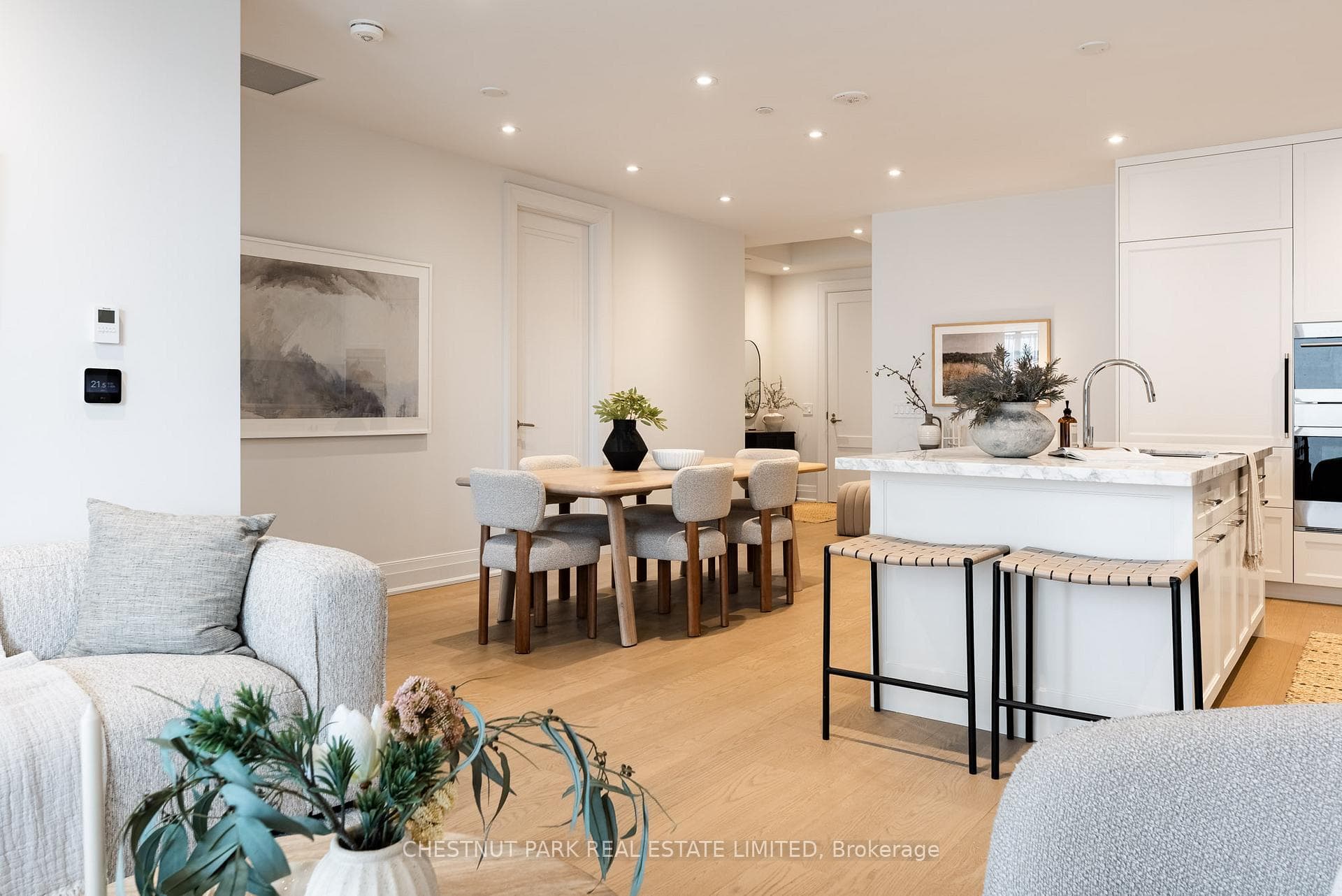 10 Prince Arthur Avenue Unit 501 photo 16