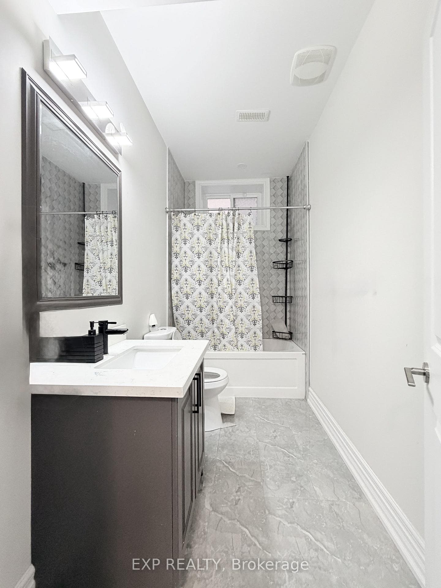 1606 Sandhurst Crescent Unit Lower photo 17