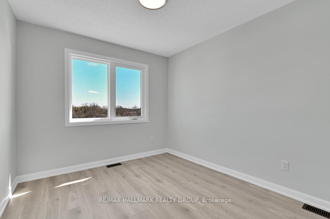 290 Bankside Way photo 33