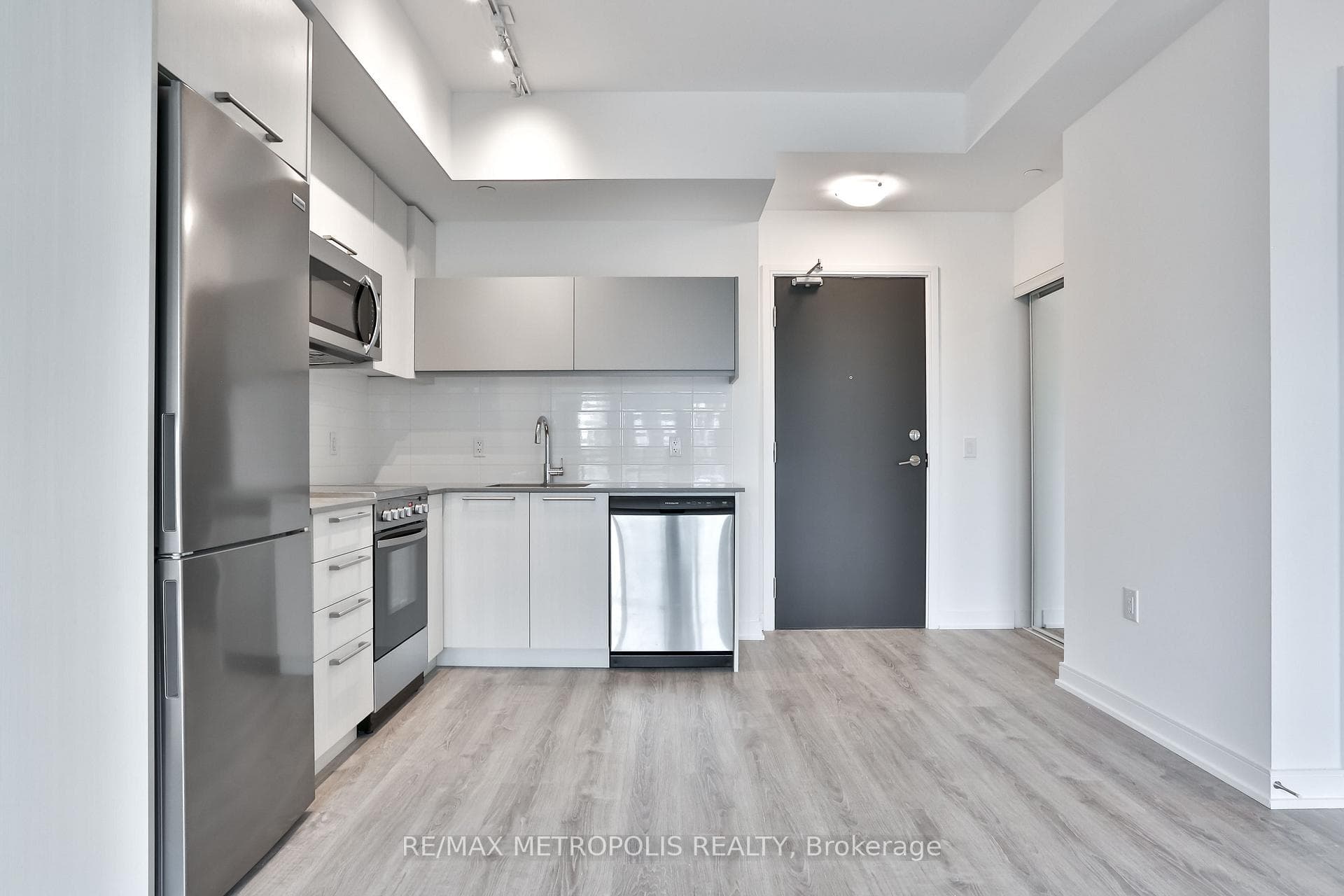 25 Neighbourhood Lane Unit 503 photo 7