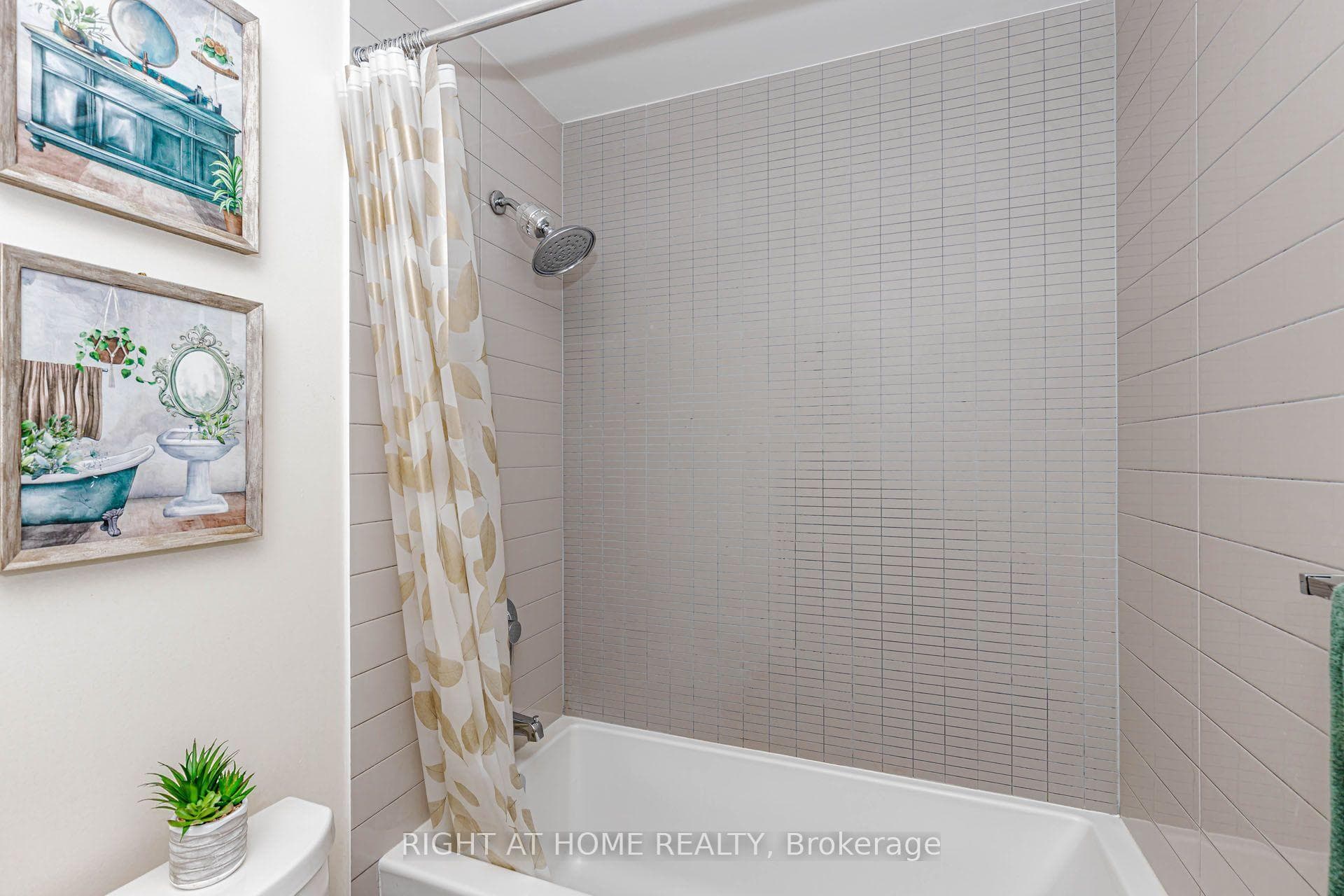 4633 Glen Erin Drive Unit 2 photo 29