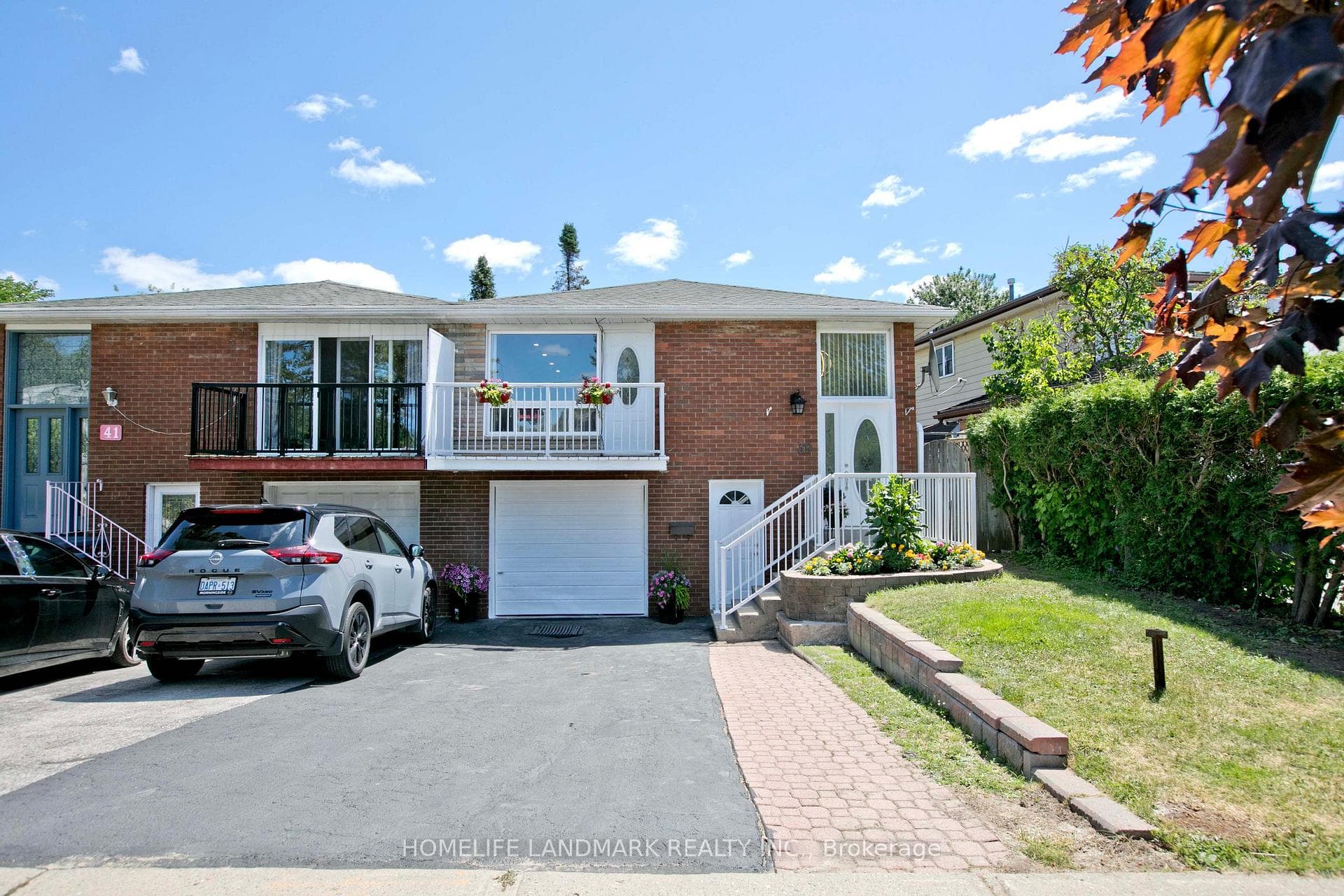 39 La Peer Boulevard photo 2