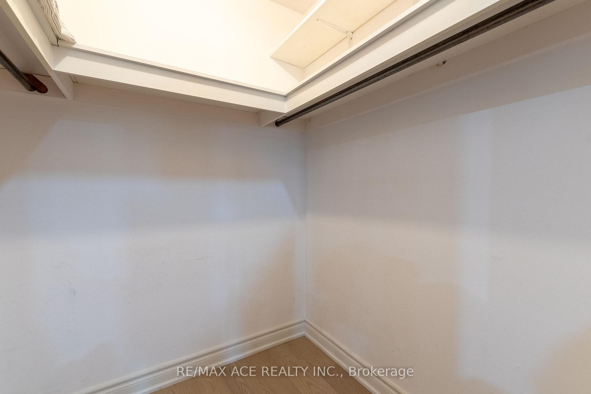207 Linwood Street photo 20