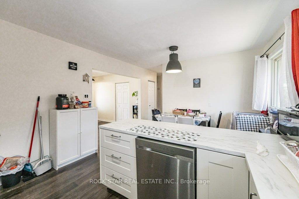 124 East 19th Street photo 13