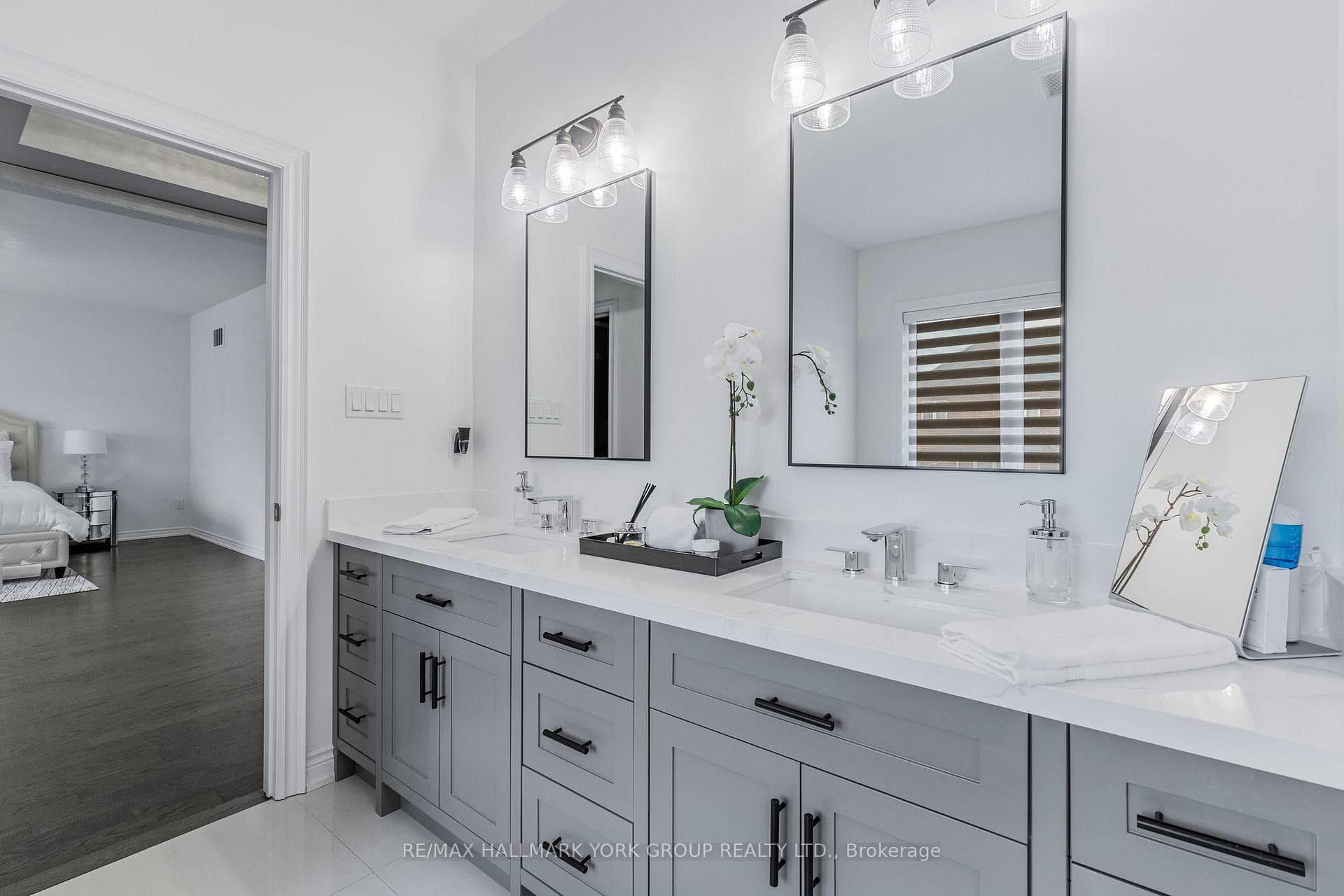 43 Scrivener Drive photo 29