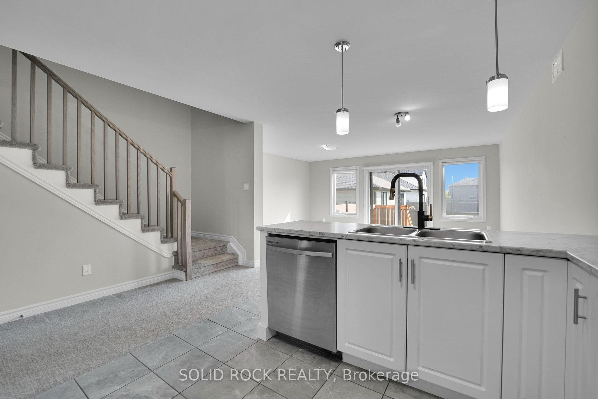 82 O'Donovan Drive photo 9