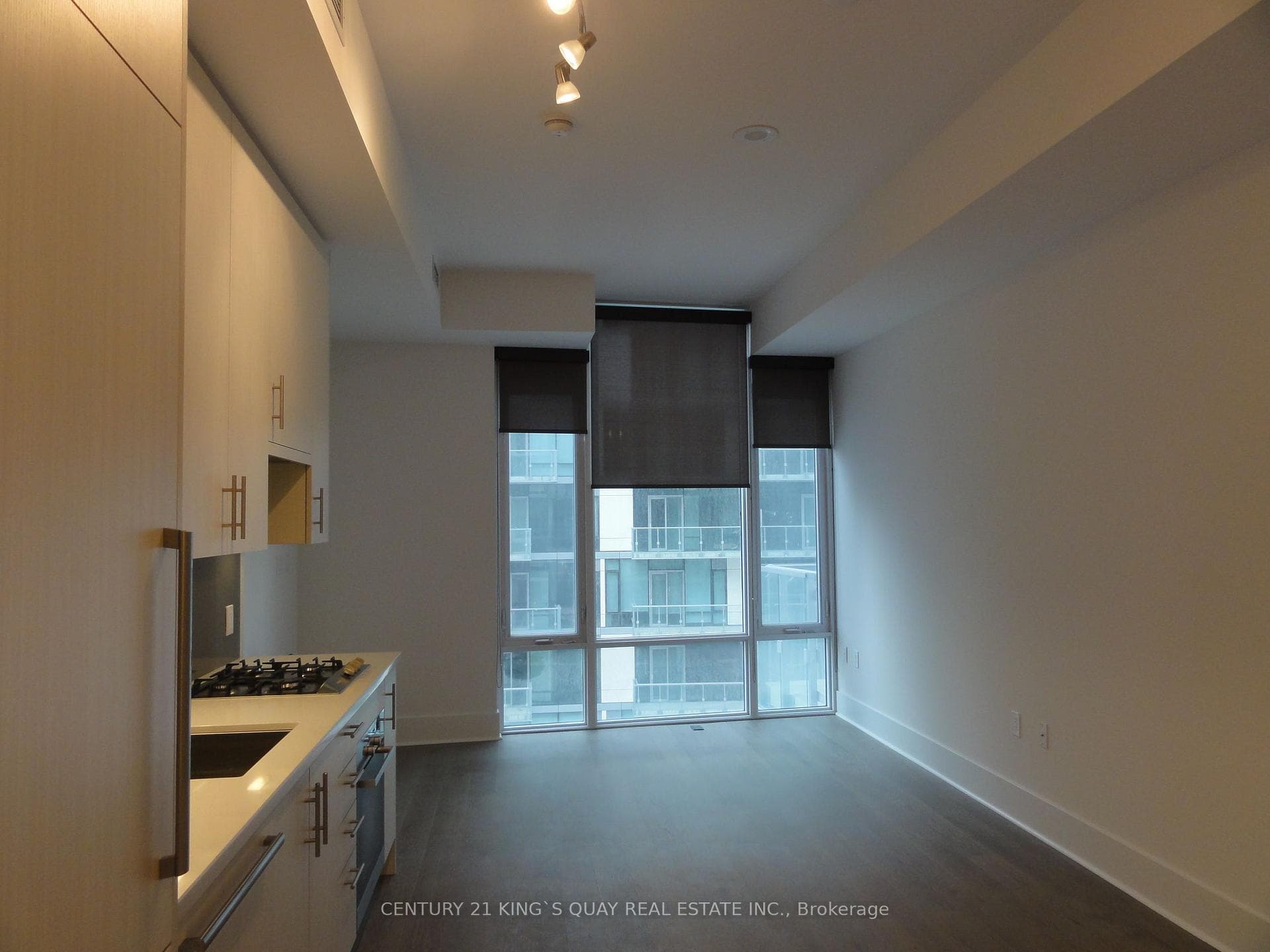 29 Queens Quay N/A Unit 719 photo 4
