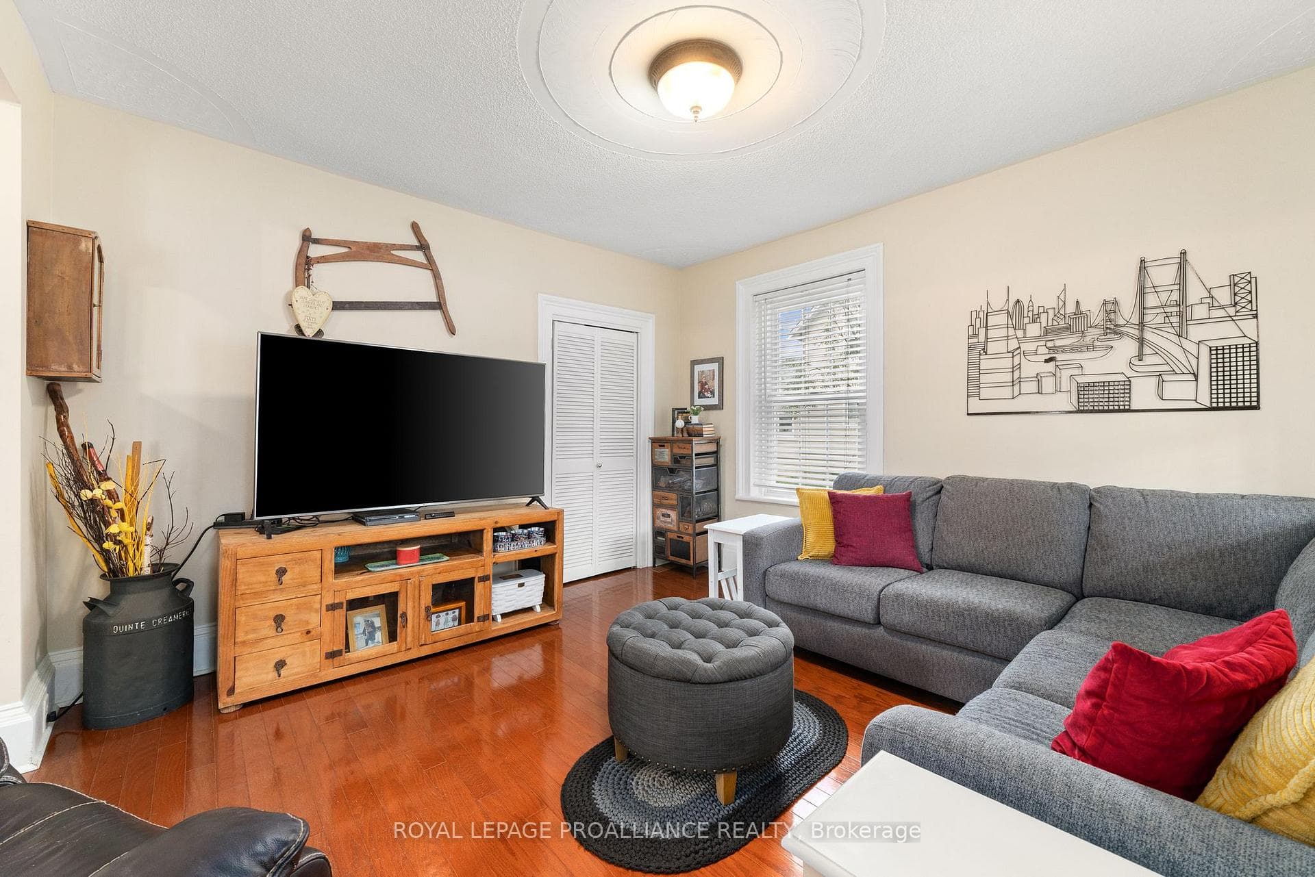 16 Benjamin Street photo 19