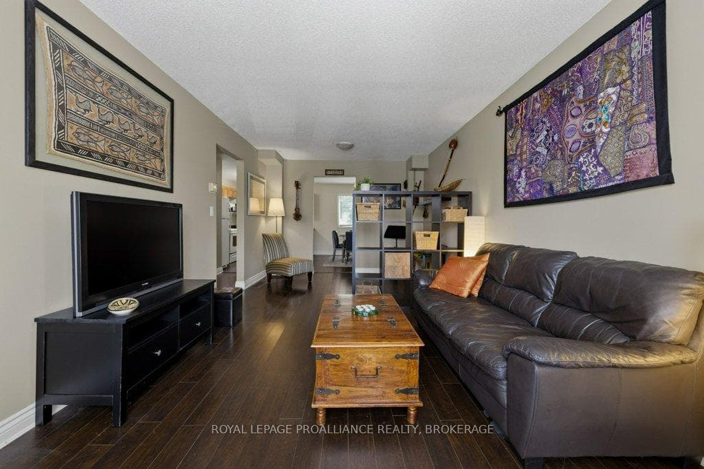 882 Winchester Lane photo 9