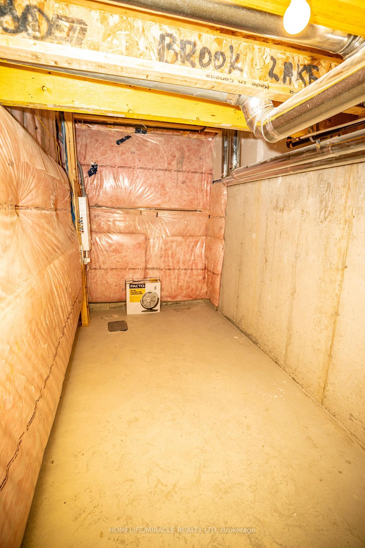 52 Douet Lane photo 29