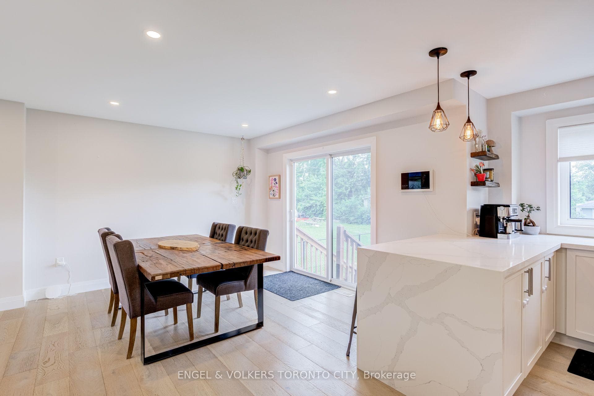 40 Glenview Avenue photo 10