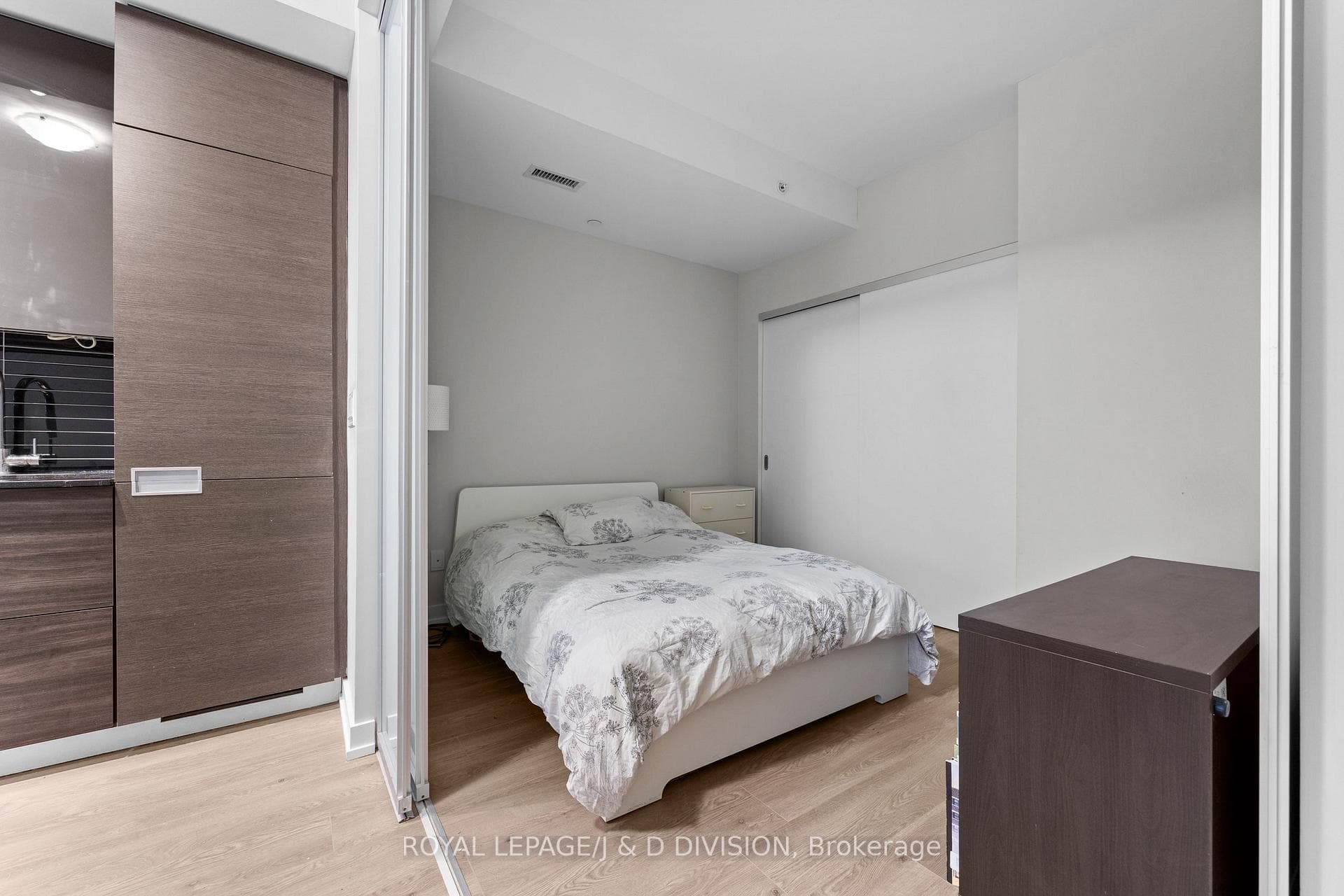 210 Simcoe Street Unit 607 photo 26
