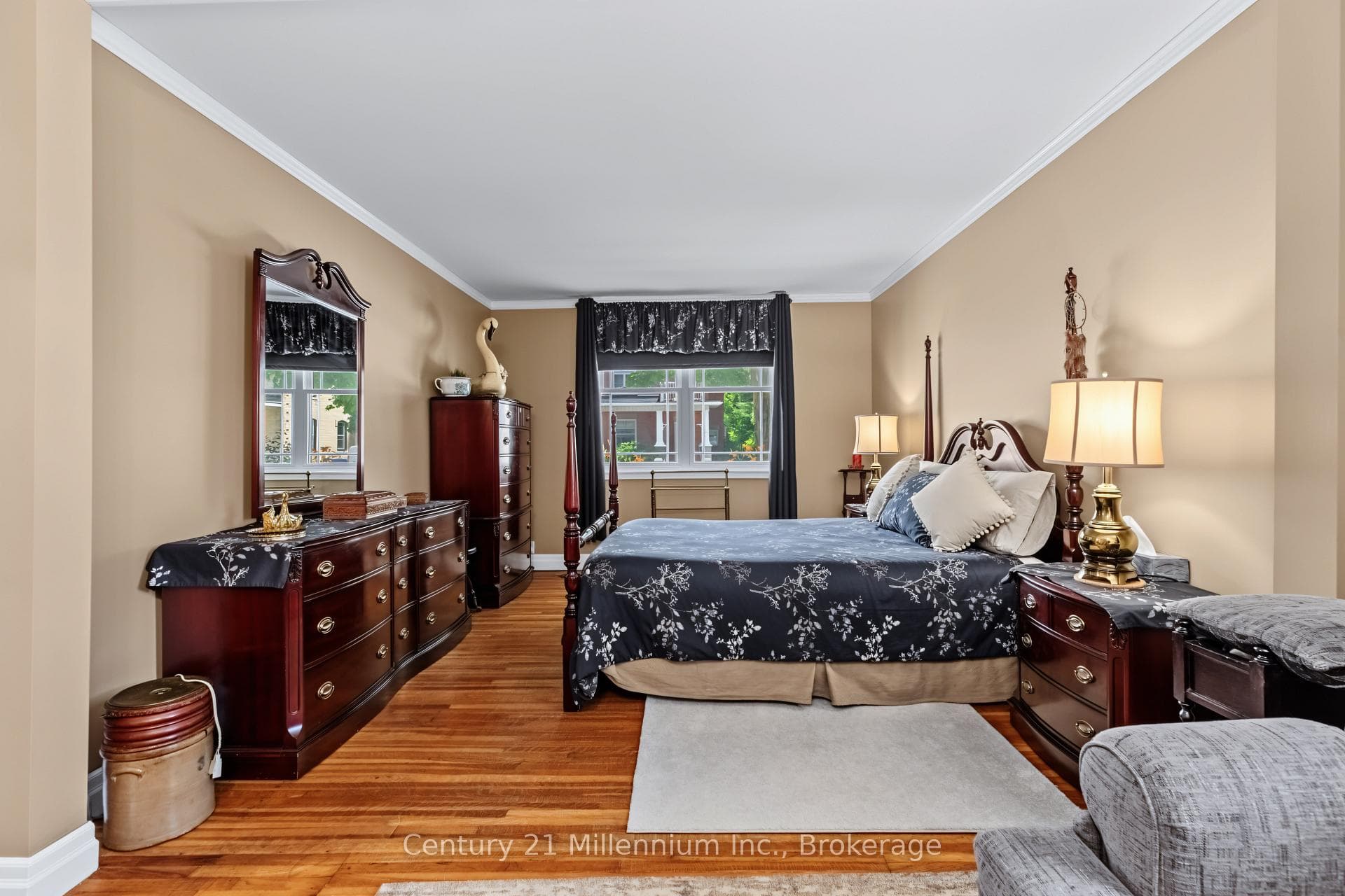544 Louisa Street photo 19