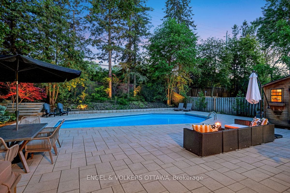 54 Qualicum Street photo 38