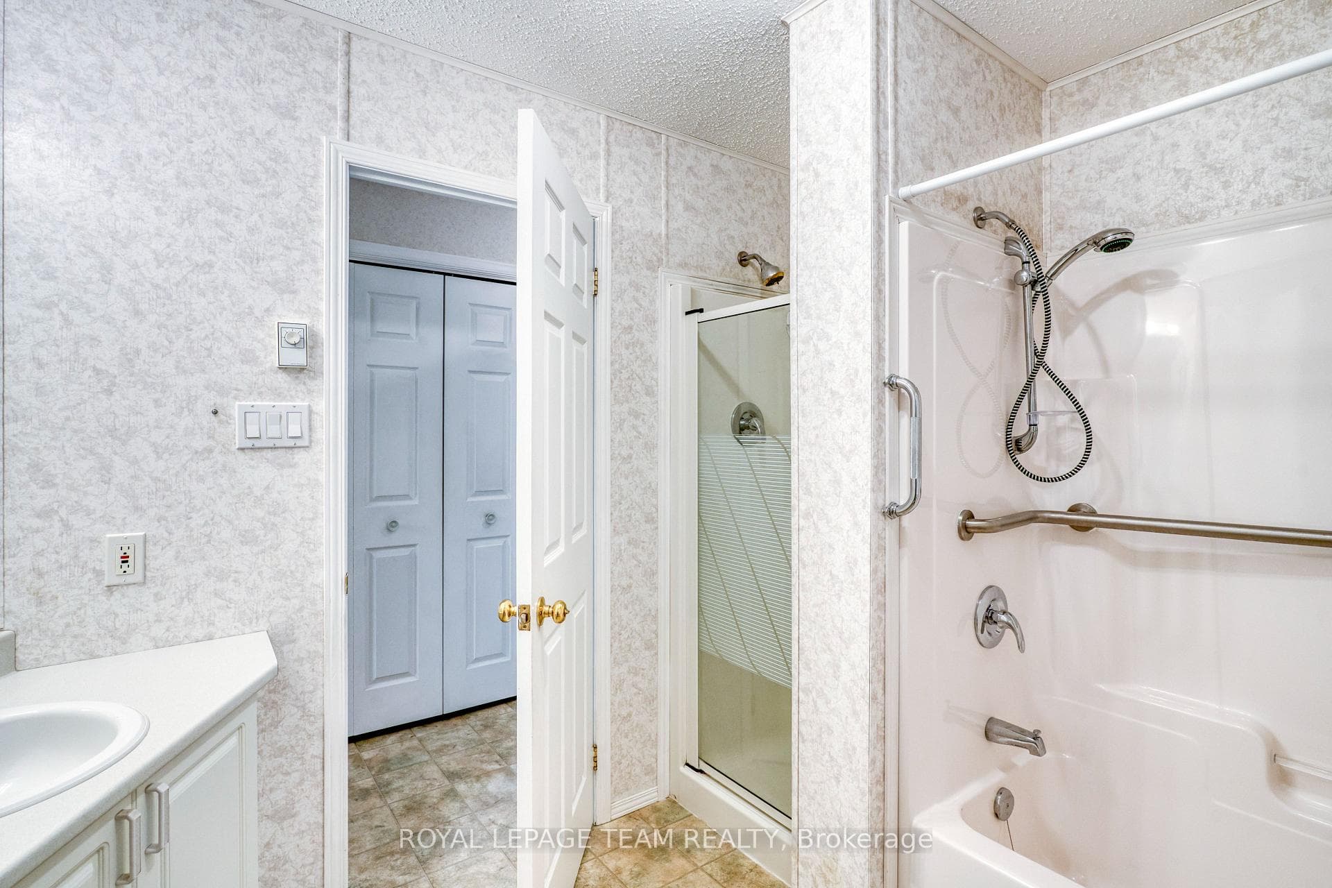 200 Smith Lane photo 36