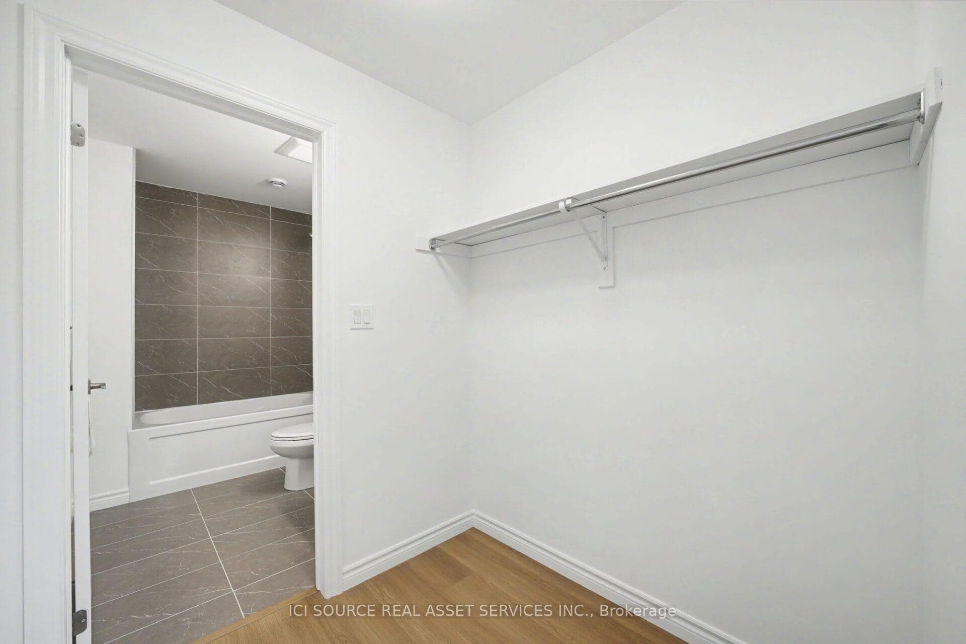 2 Slessor Boulevard Unit 10 photo 14