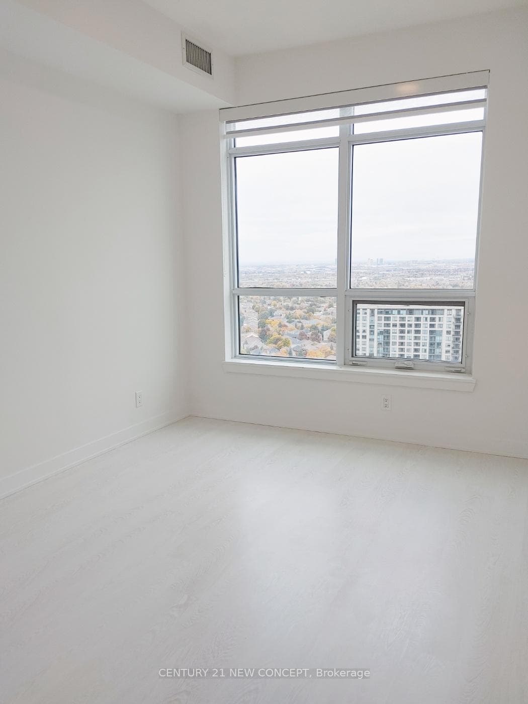 50 Upper Mall Way Unit 2506 photo 3