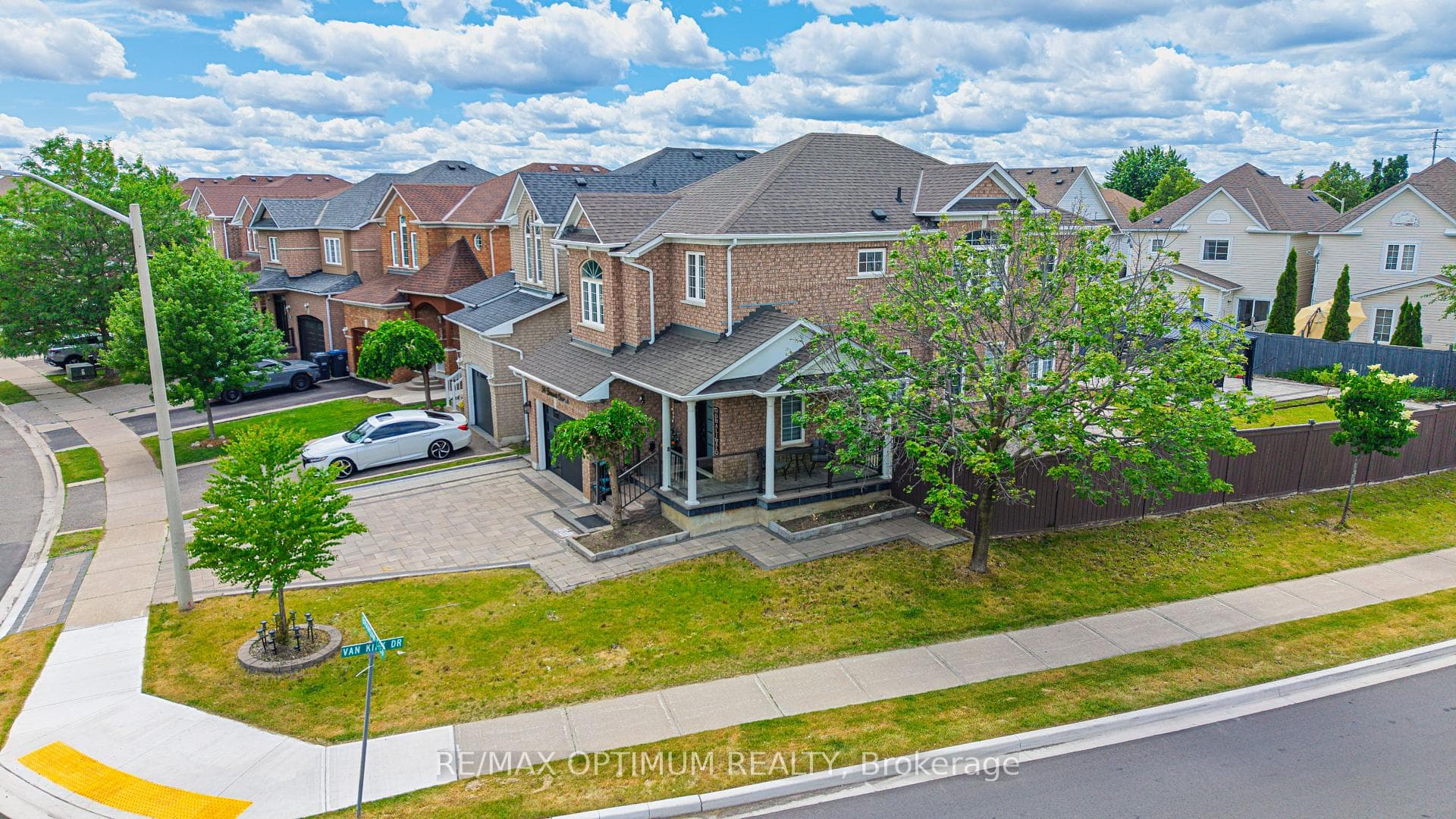 54 Bramoak Crescent photo 43